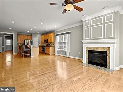 5th image of 140 Castle Hill Dr