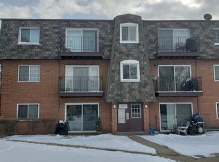 9352 Bay Colony Dr APT 1E, Des Plaines, IL
