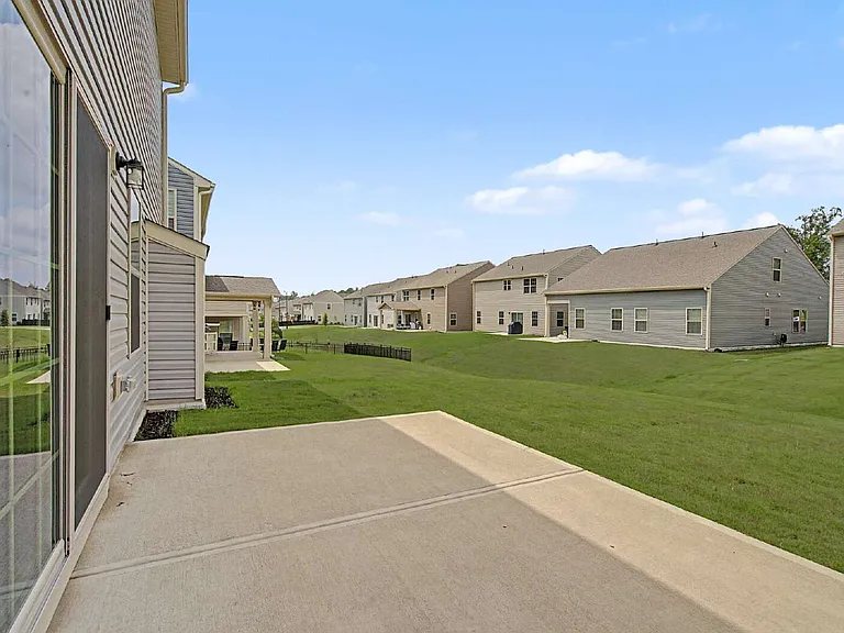 1621 Crimson Leaf Ln — Photo 39