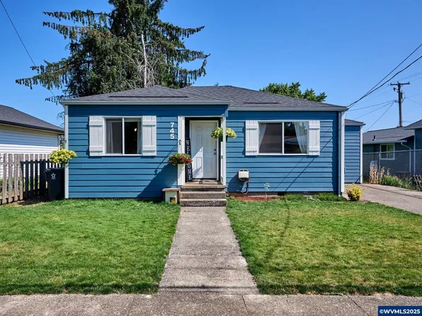 745 Church St, Aumsville, OR 97325