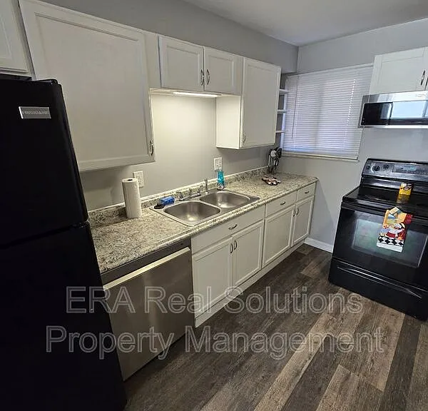 4651 Hilton Ave #B — Photo 3