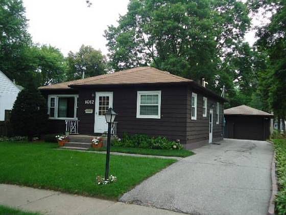 2nd image of 1012 Campbell Ave