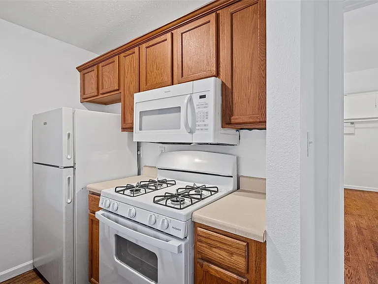 1307 Concho St #A — Photo 8