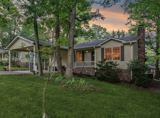 1018 Ridgeway Ave, Signal Mountain, TN 37377