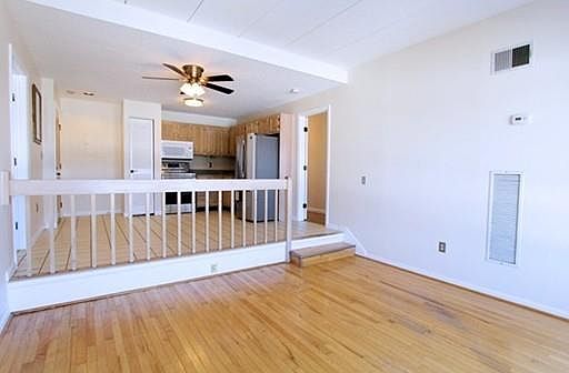 5th image of 160 Burkhall St Unit 606