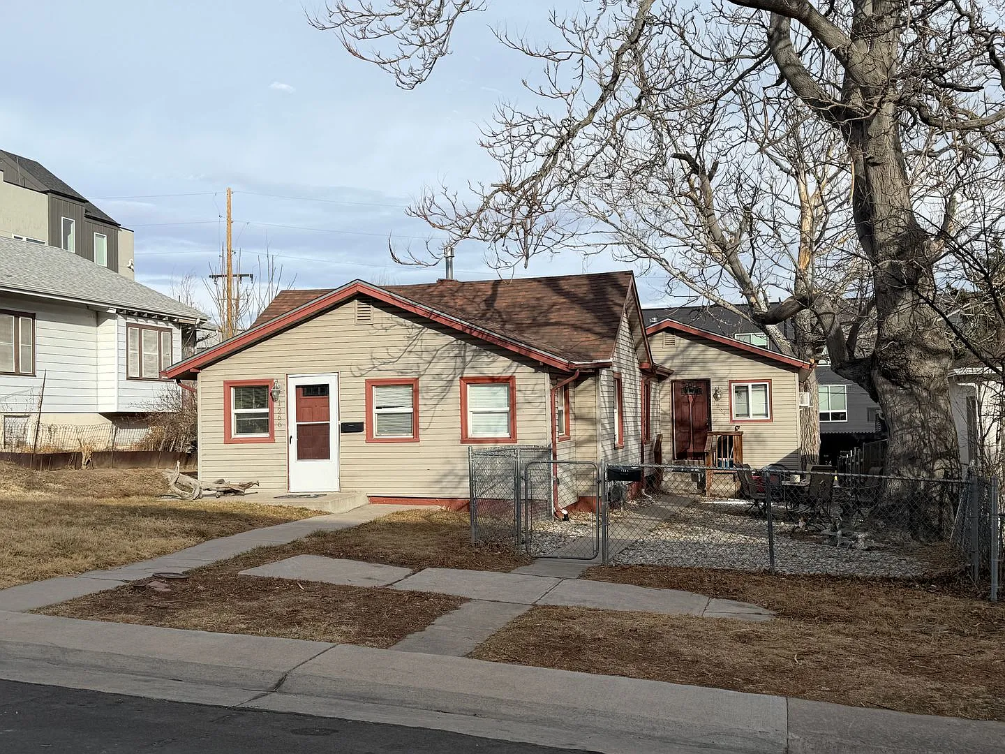 Charming Updated 1/2 Duplex near Sloan's Lake & Perry St Light Rail! — Photo 2