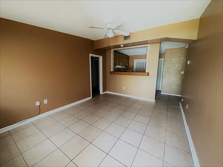 1611 Pontiac Ct — Photo 5