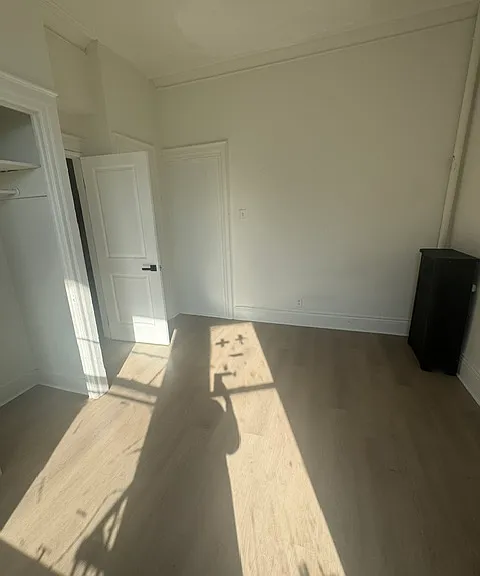 900 Summit Ave #8 — Photo 14