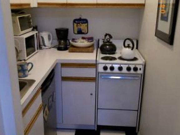 2nd image of 221 W 14th St APT 4C