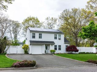 5 Saddle Hill Rd, Coram, NY 11727