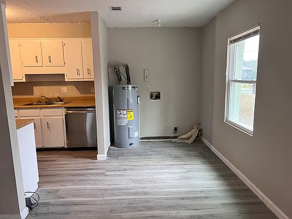 4th image of 2399 Basswood Dr