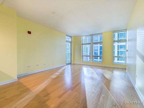 5th image of 1250 S Michigan Ave APT 1600