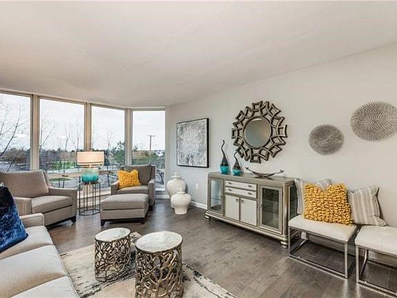 4th image of 250 E Harbortown Dr #77/803