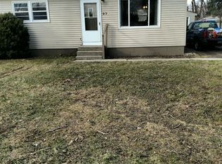 97 Violet St SW, Grand Rapids, MI 49548