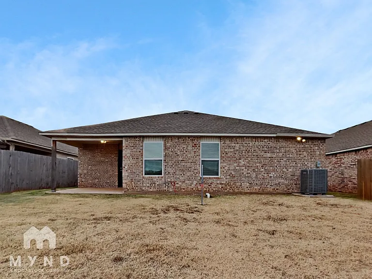 2923 Russell Rd — Photo 18