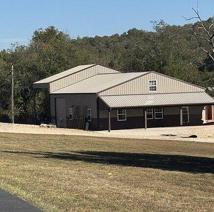 3rd image of 135 Dunn Road