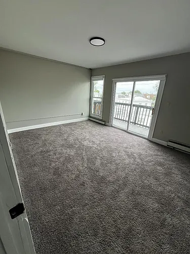 242 N Broadway Photo 1