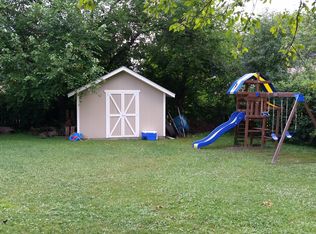 360 Walnut Ln, Elk Grove Village, IL 60007