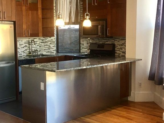 3rd image of 70 Grove St #2X