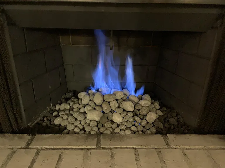 Gas fireplace