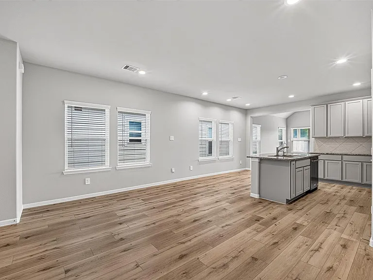 9254 Sea Garden St — Photo 7