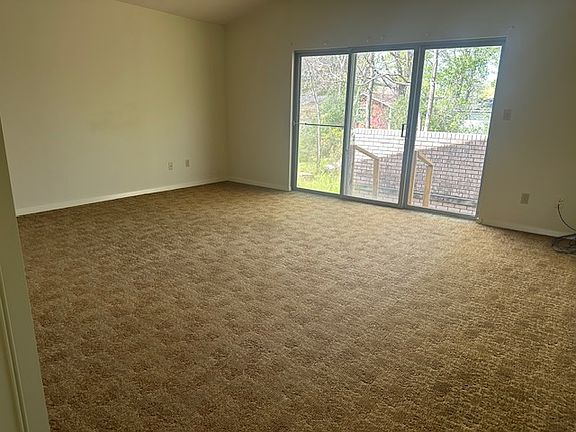 5th image of 633 Harris St