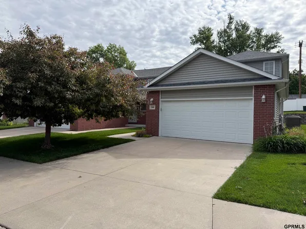 308 S 77th Ct, Lincoln, NE 68510
