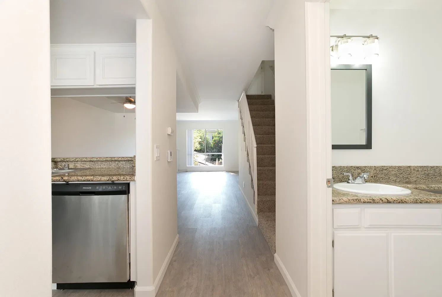 2 bed, 2.5 bath, 1250 sqft, $3,250 — Photo 1