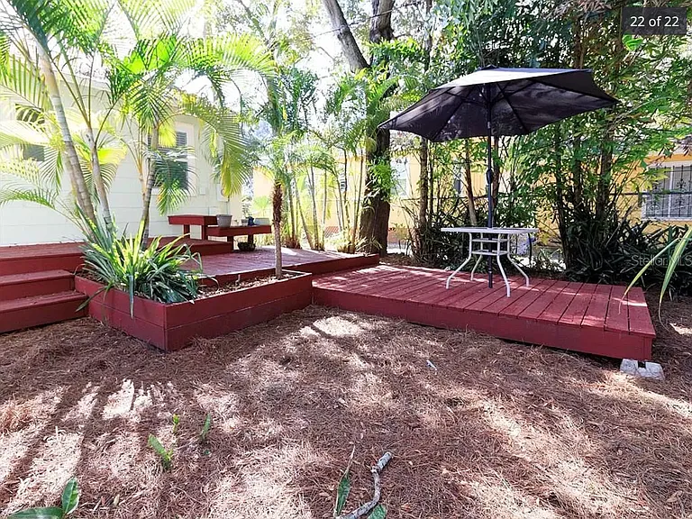 This photo is old - the back deck has been updated and is brand new!