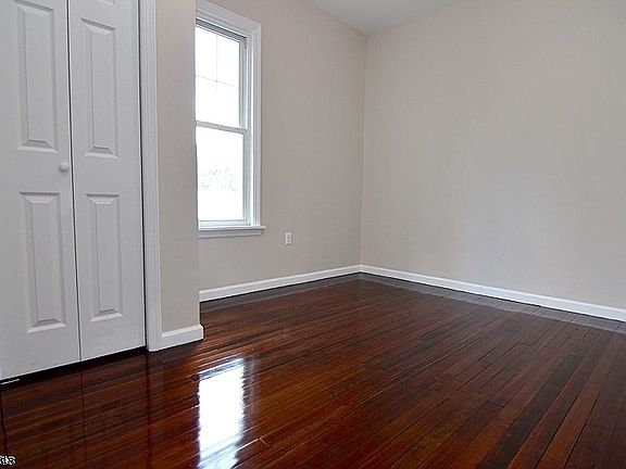 5th image of 27 Mount Pleasant Ave