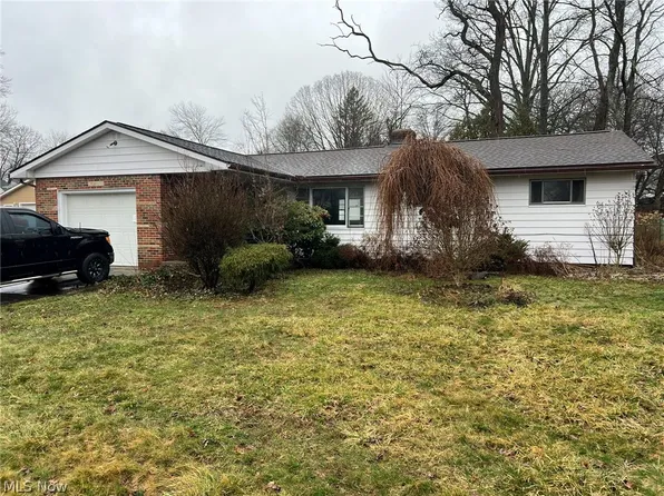 462 Moody St, Akron, OH 44305