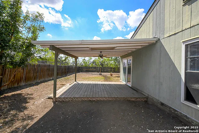2 bed, 1040 sqft, $1,350 — Photo 3