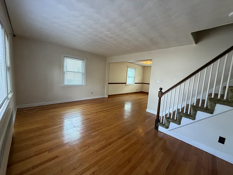35 Rose Ave #35 — Photo 3