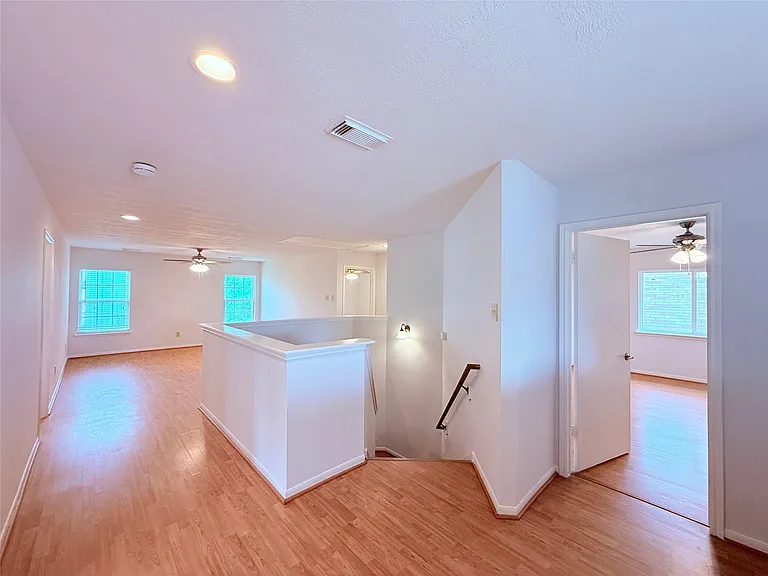 13407 Carruth Ln — Photo 12