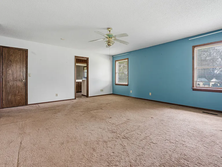 315 E Fairway Ln — Photo 13