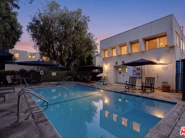 18411 Hatteras St Unit 246, Tarzana, CA 91356