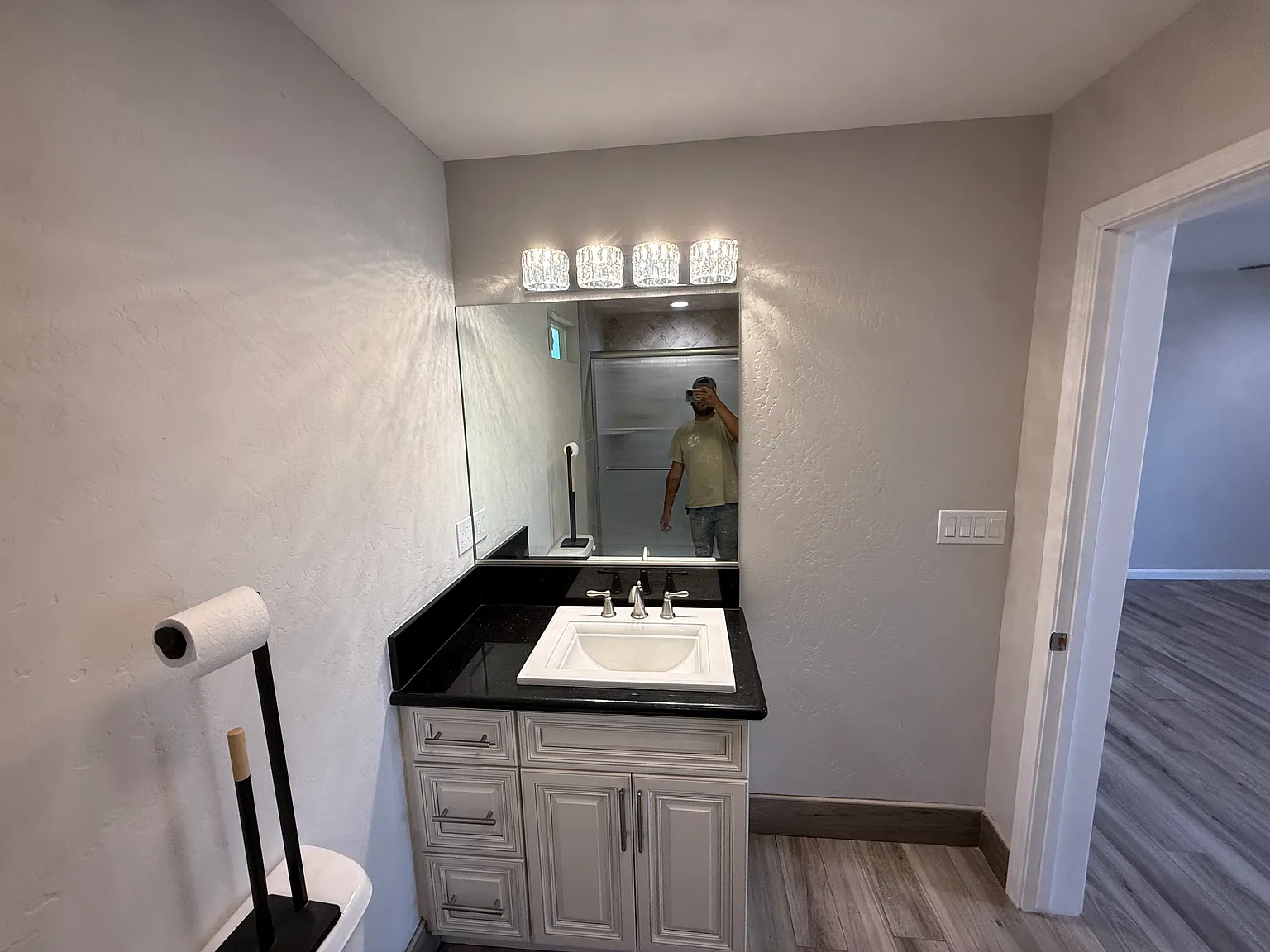 2 bed, 1.5 bath, 800 sqft, $1,500 — Photo 2