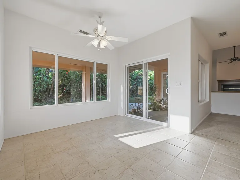 996 Valencia Ave — Photo 9