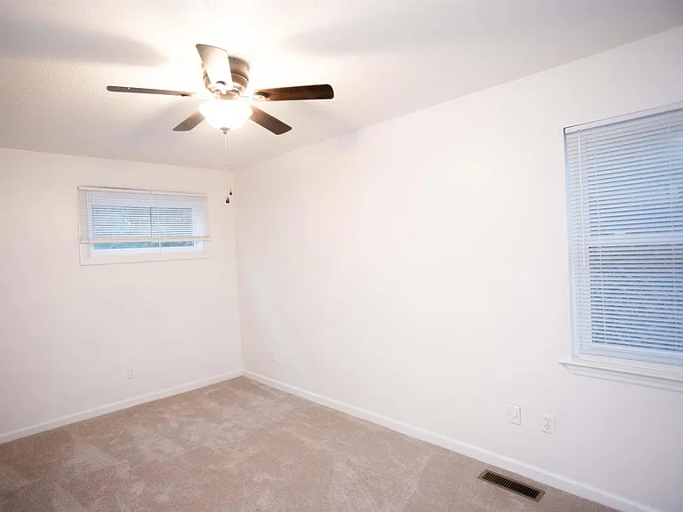 1506 Alberta Dr — Photo 26