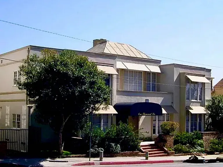 1006 N Doheny Dr #10 — Photo 3