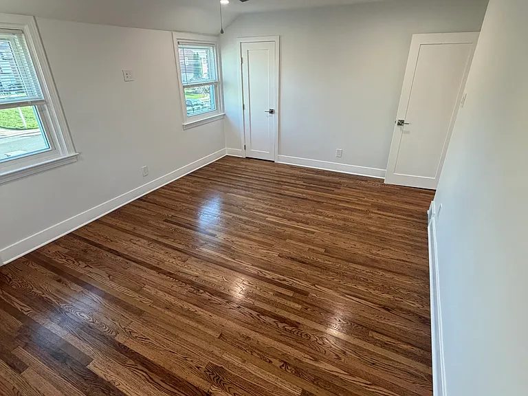 1711 Robinson Ave — Photo 16
