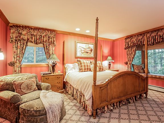 Romantic master suite