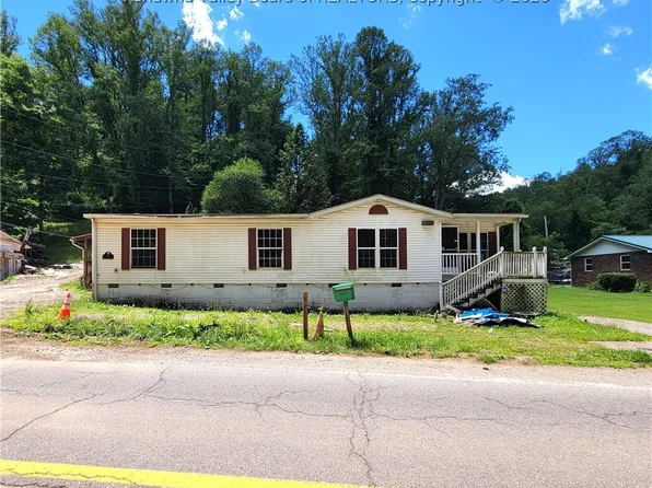 4801 Big Tyler Rd, Cross Lanes, WV 25313