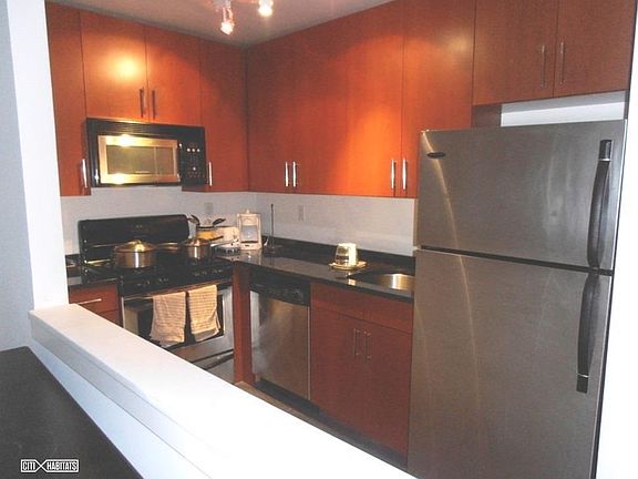 5th image of 312 W 53rd St APT 5A