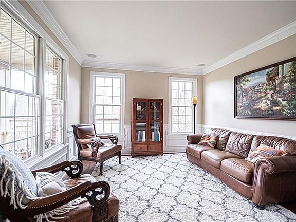3rd image of 229 Dorsay Valley Dr