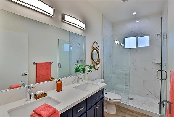 1219 W 25th St — Photo 8