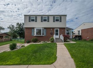5639 Tracy Dr, Pittsburgh, PA 15236
