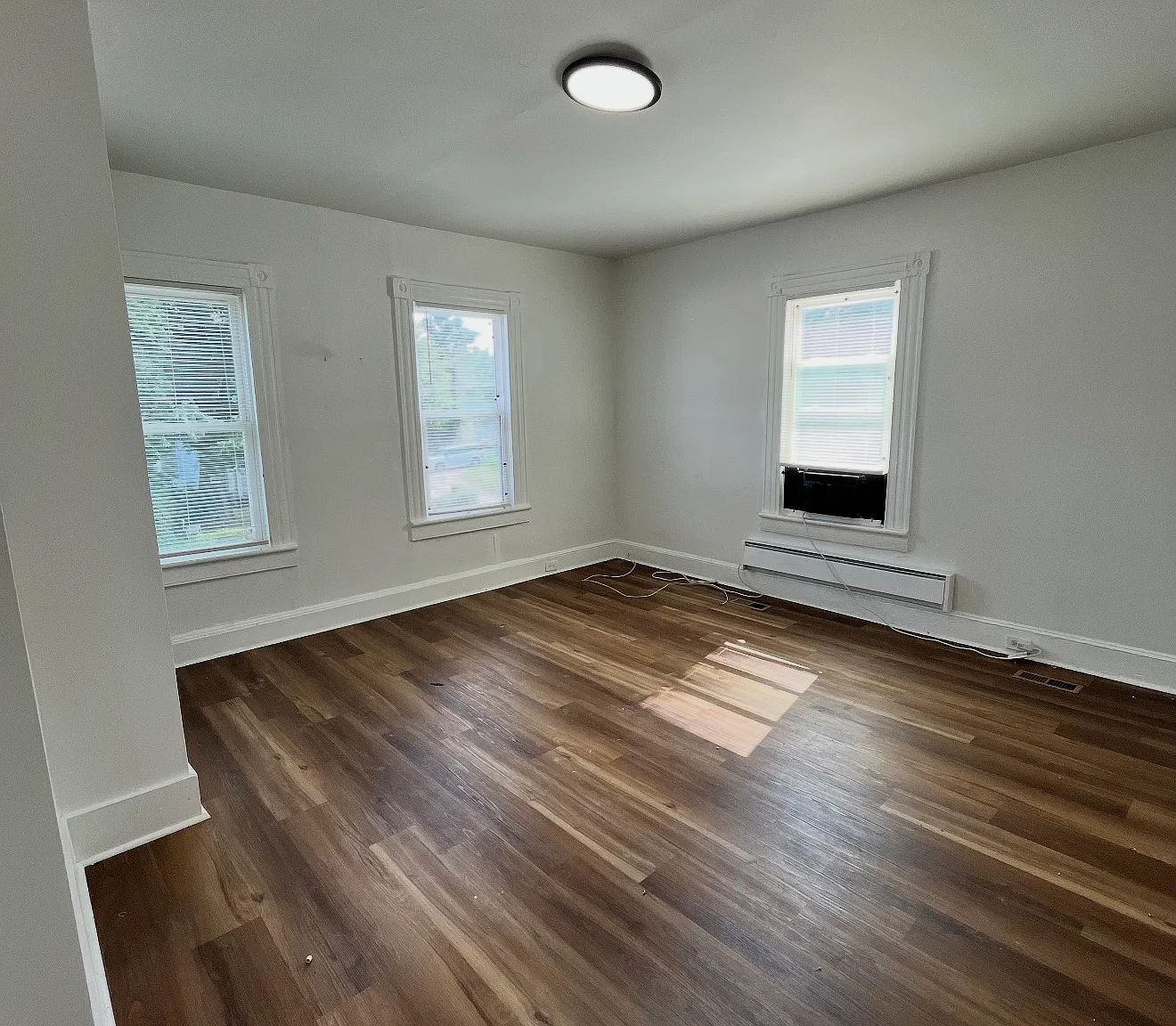 2 bed, 958 sqft, $1,050 — Photo 3