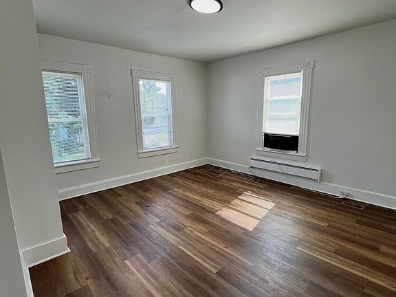 3rd image of 717 Kirkham St