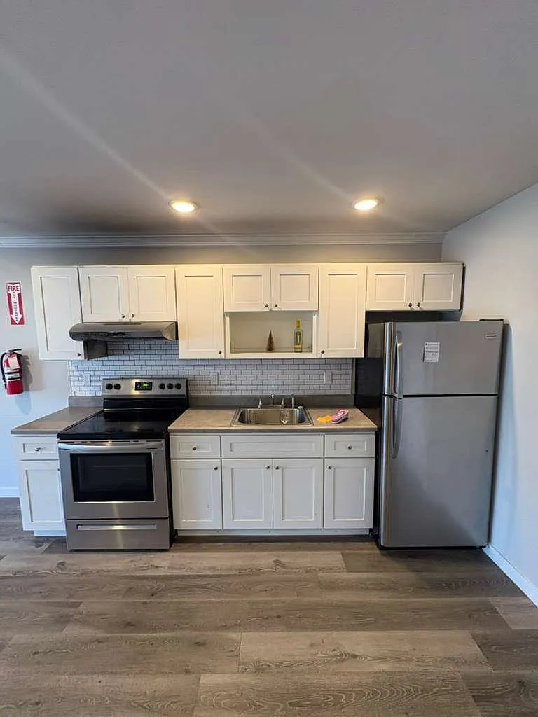 144 Fair St — Photo 2